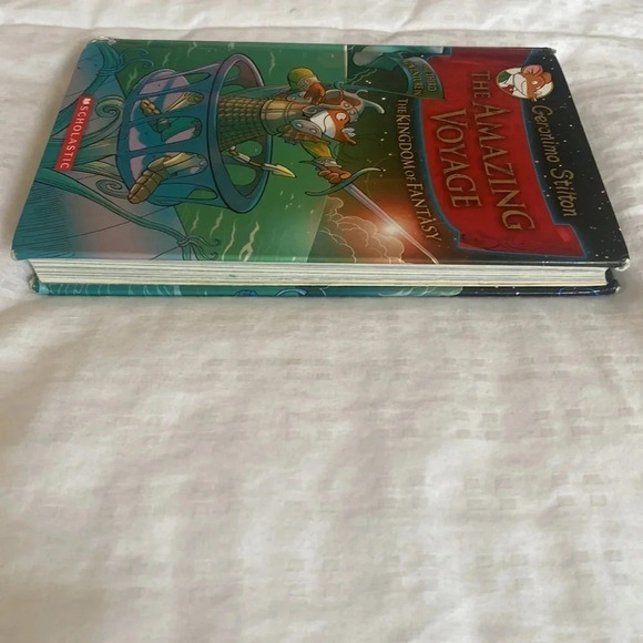 Geronimo Stilton The Amazing Voyage hardcover - Picture 3 of 4
